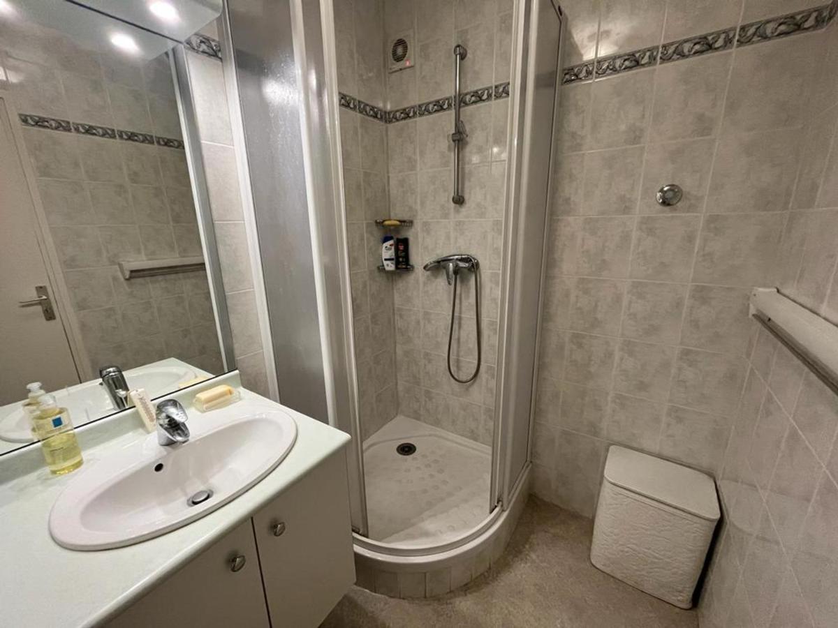 Appartement T4 Avec Parking, Balcon Et Proche Commerces A Biarritz - Fr-1-239-921 Екстериор снимка